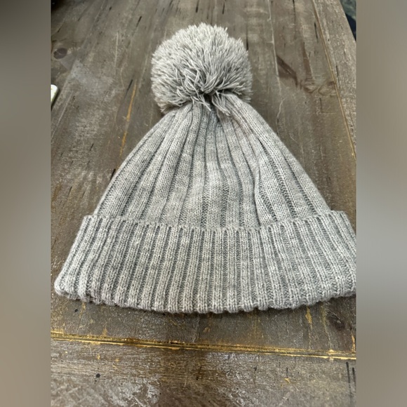 MICHAEL Michael Kors Cuffed Beanie Pom Pom Winter Hat, Gray, Women’s  1 Size - Picture 4 of 5